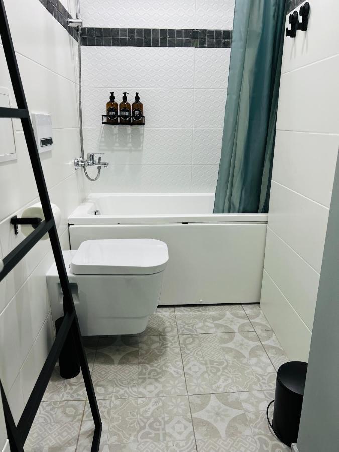 ריגה The Right Coast Apartment With Free Private Parking מראה חיצוני תמונה